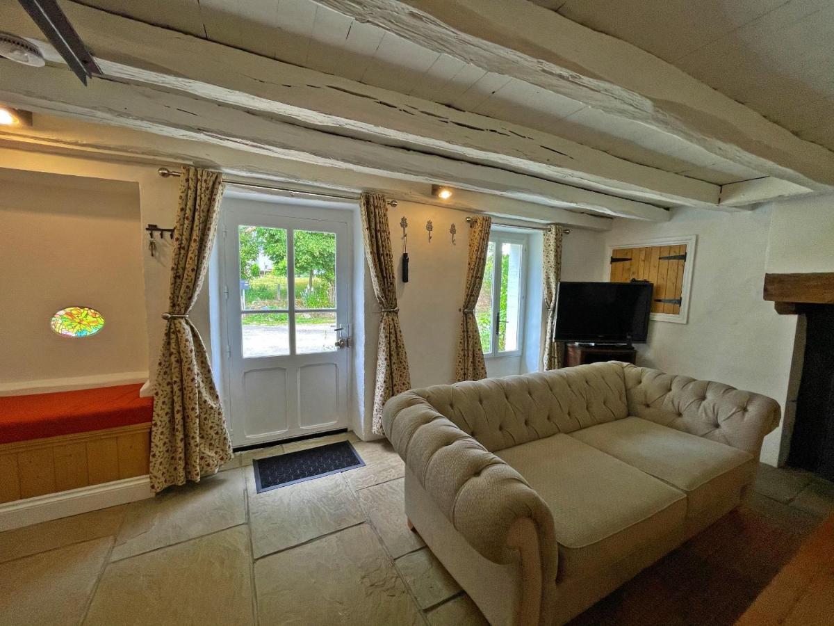 Champs Chevrier Villa Mezieres-sur-Issoire Exterior photo