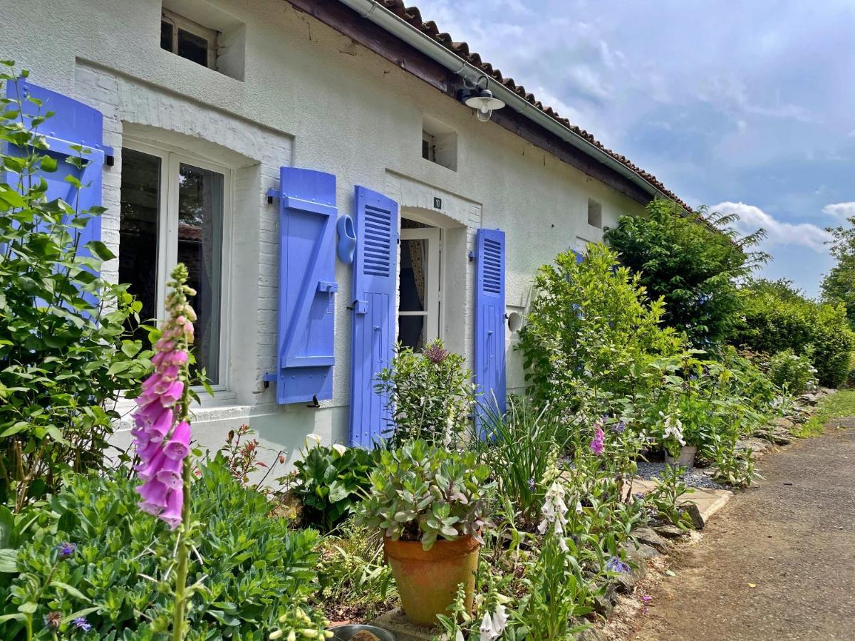 Champs Chevrier Villa Mezieres-sur-Issoire Exterior photo